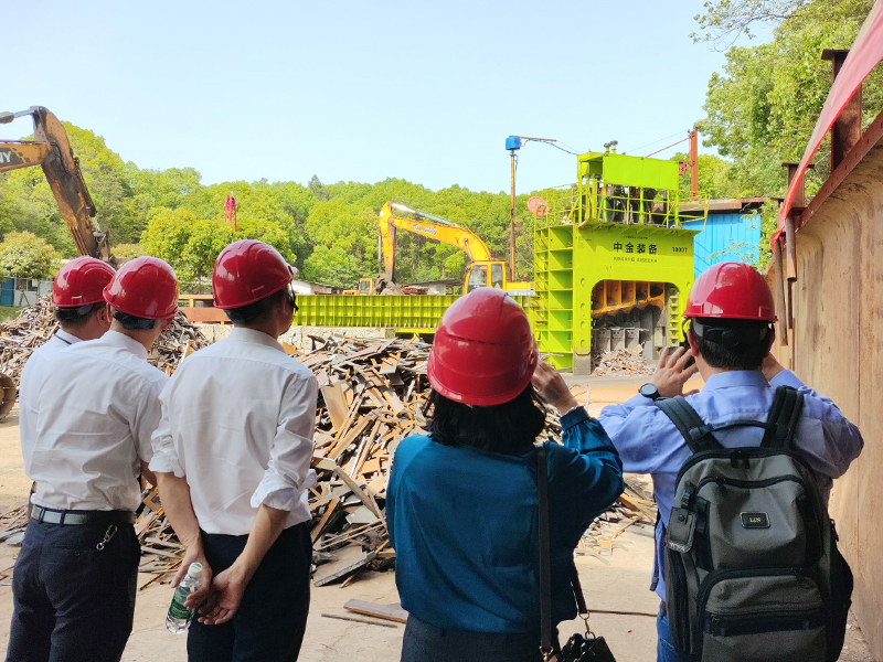 Our Clients from Taiwan, China conducted an official visit to ZONKIN Equipment on April 14, participating in a facility tour and observing the operation of step-type multi-blade shear.