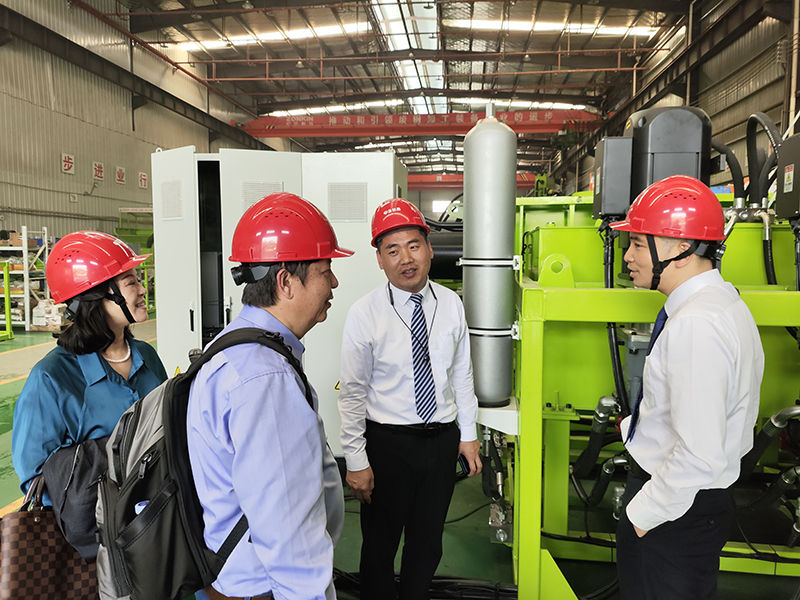 Our Clients from Taiwan, China conducted an official visit to ZONKIN Equipment on April 14, visited our factory.2